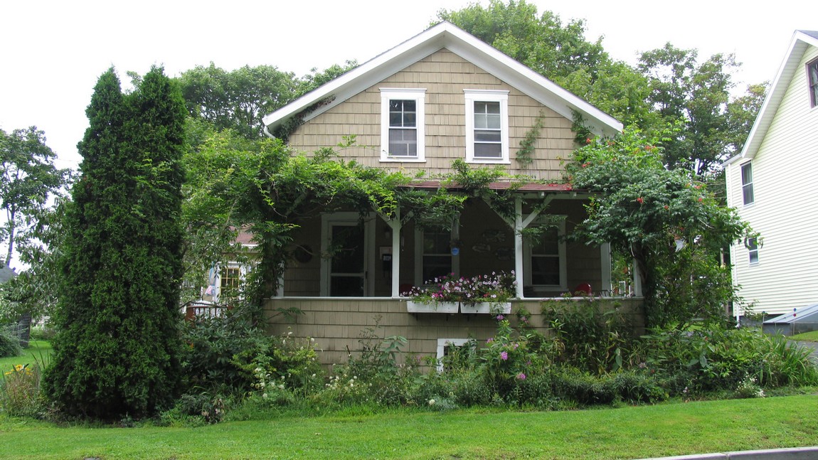 New England style house