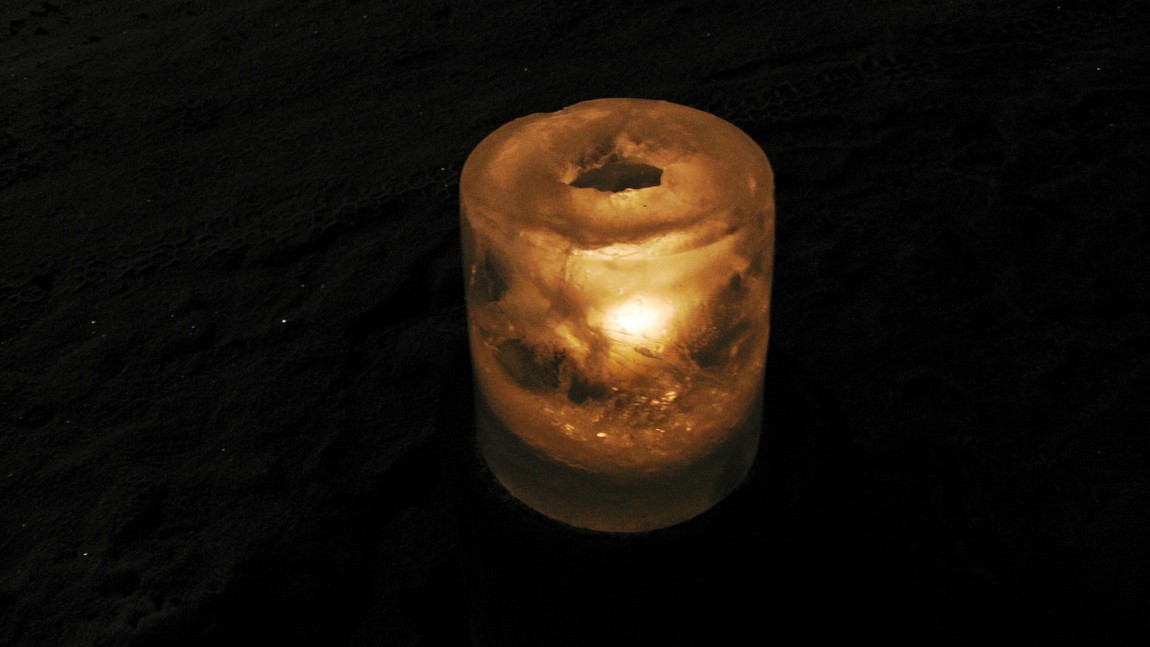 Candle holder