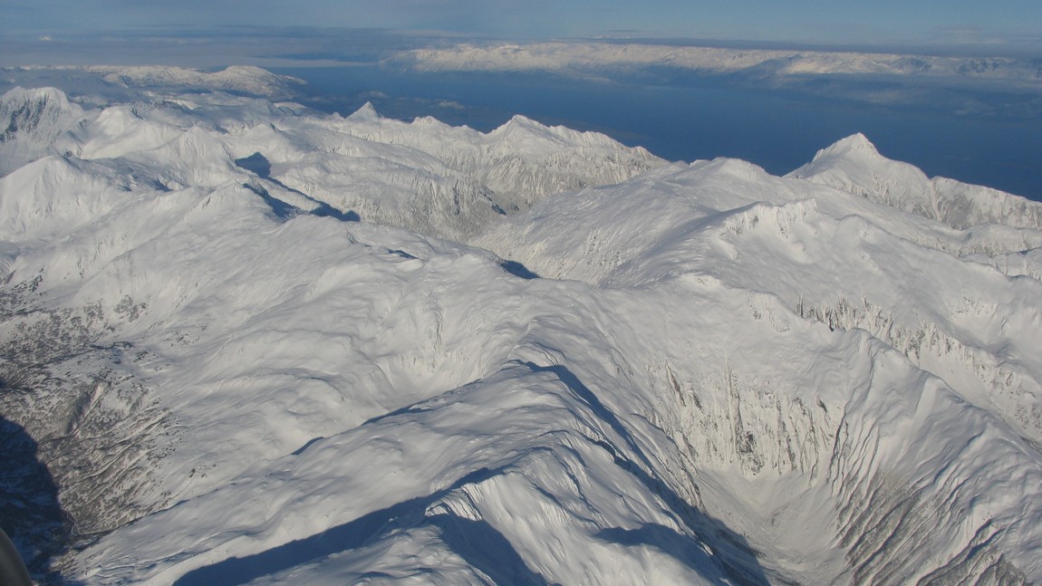 Mountains east of Excursion Inlet