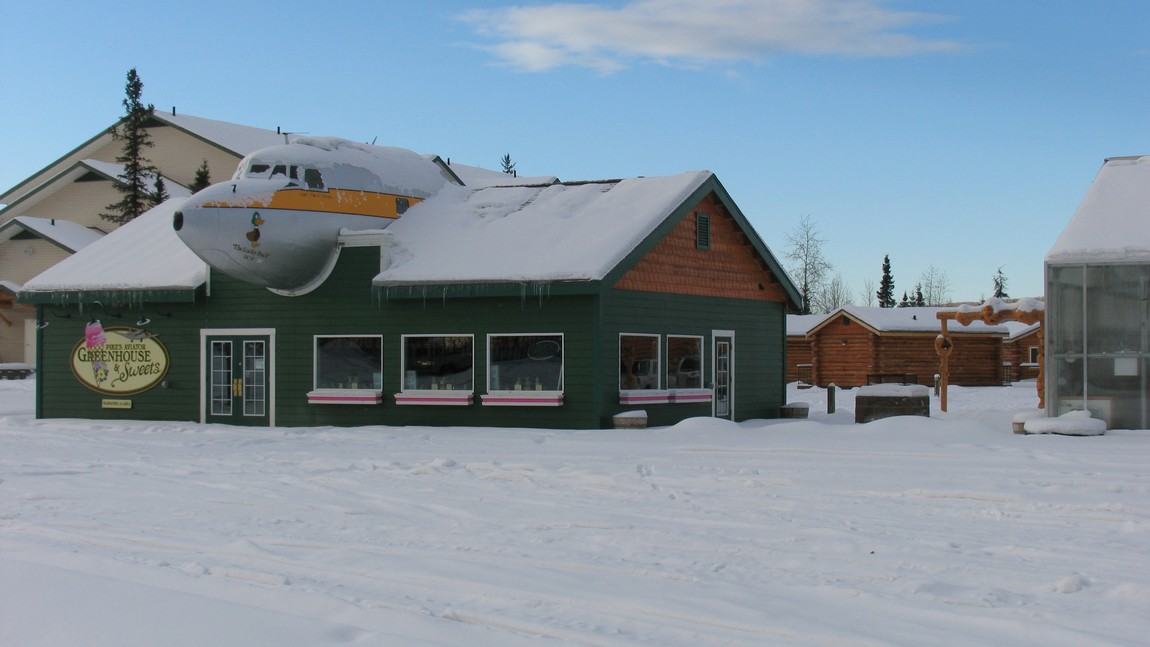 Pikes Waterfront Lodge