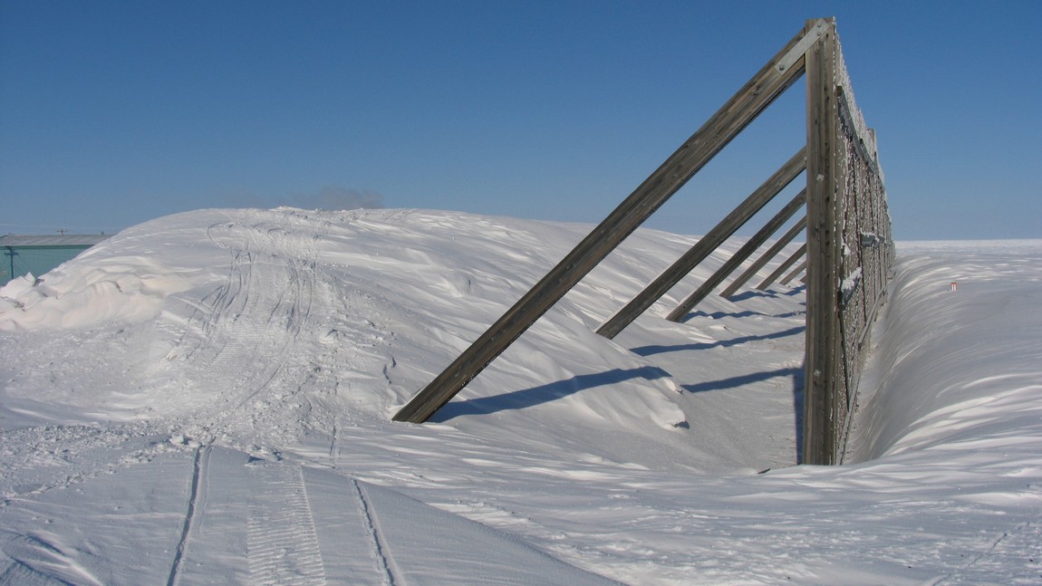 Large snow fence
