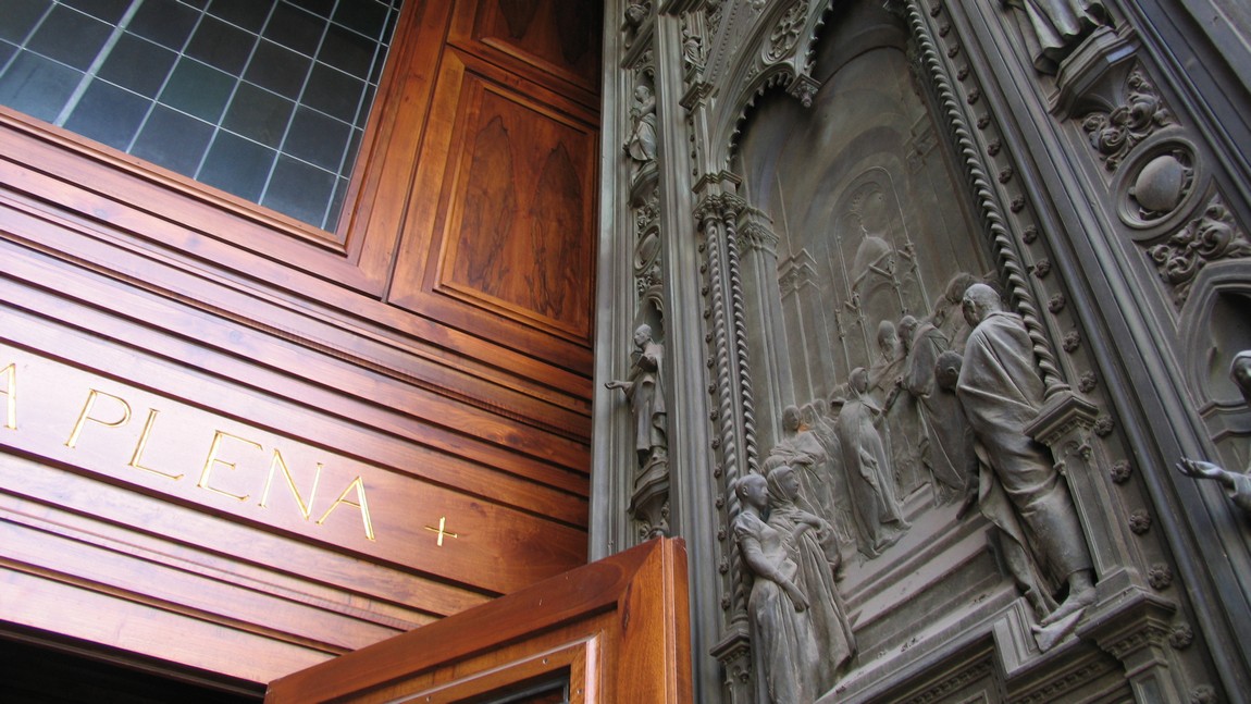 Entering the Duomo