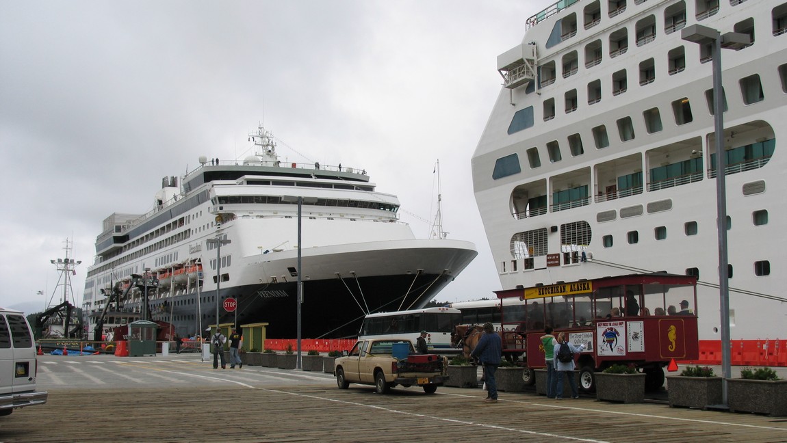Cruise ship dock