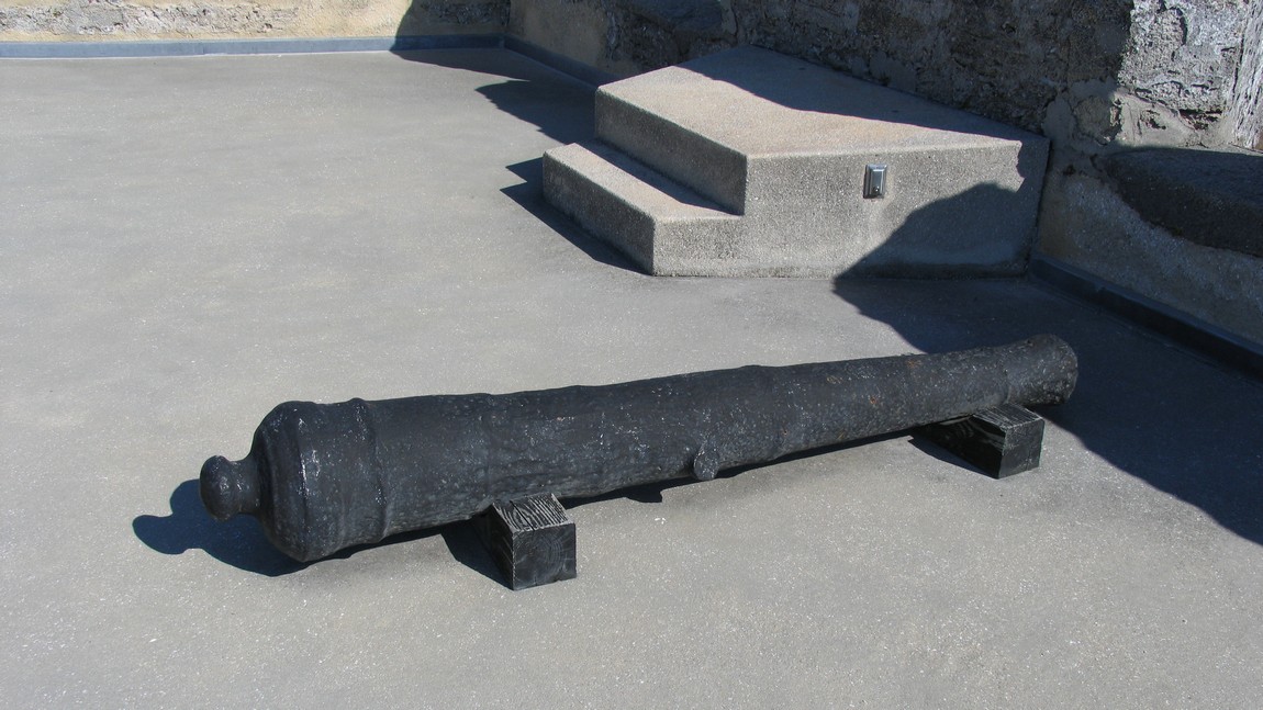 Unrestored cannon