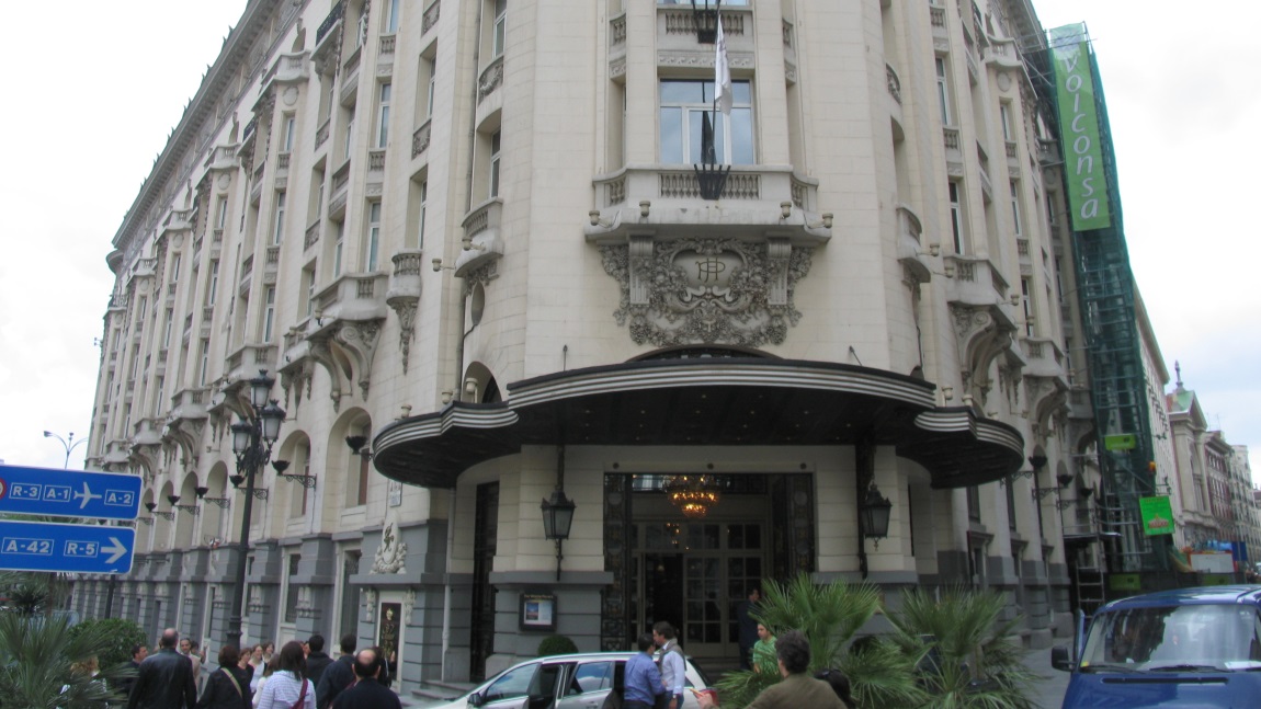 Entrance to the Palace Hotel
