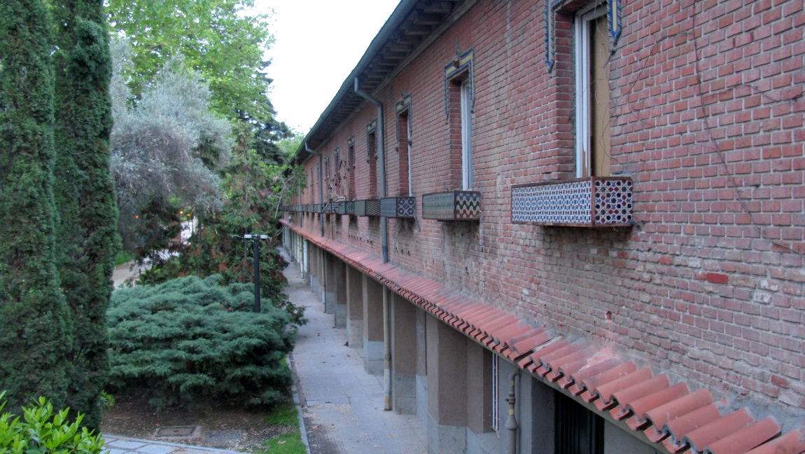 Eugenio Tras Public Library