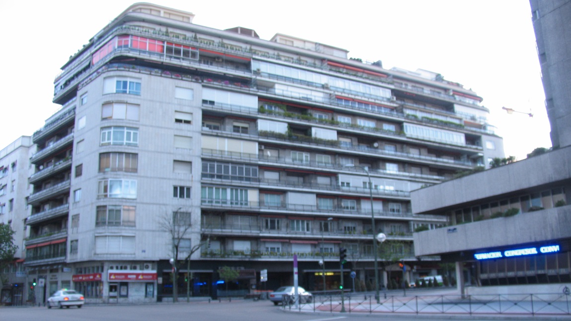 Corner of Av. de Menndez Pelayo and Calle de O'Donnell