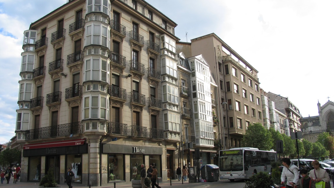 Plaza de la Virgen Blanca