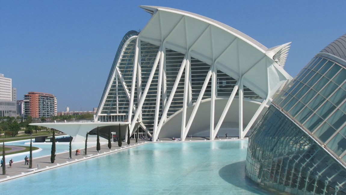 Hemisf�ric IMAX Theater and the Paseo de Arbotantes