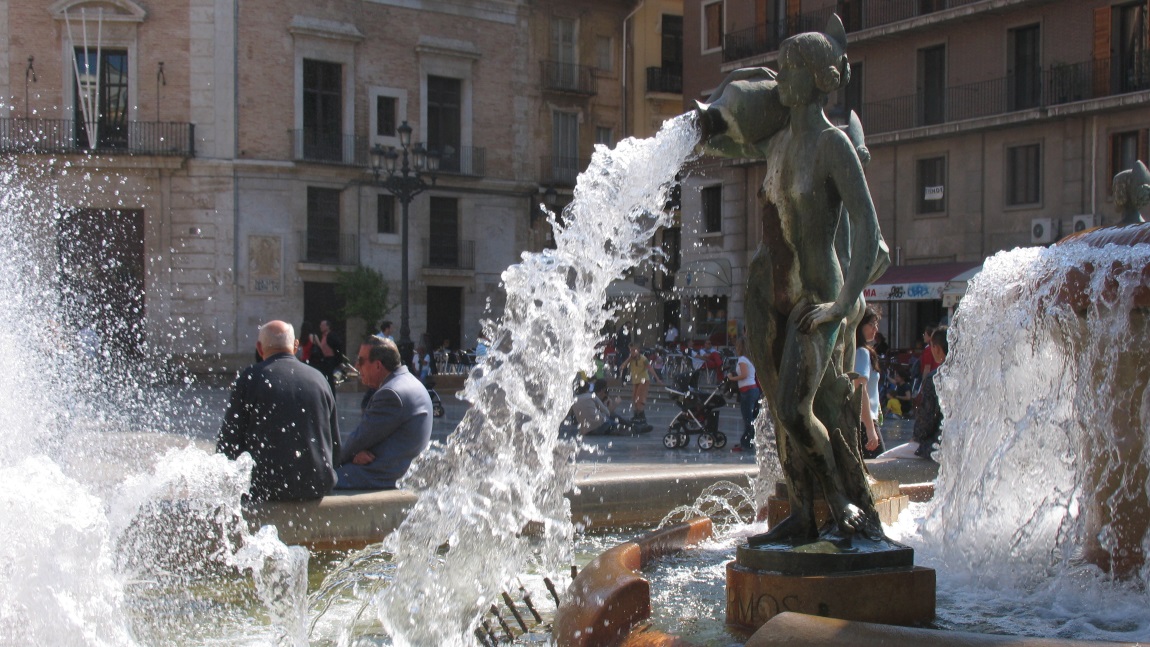 Neptune fountain in Plaza de la Reina