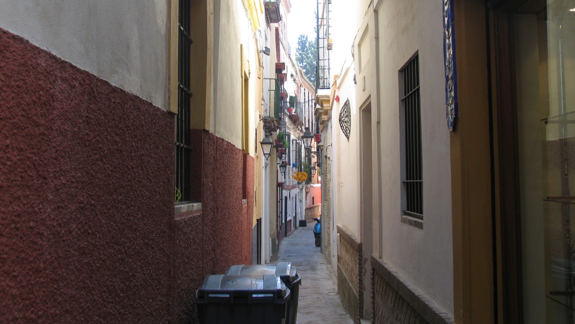 Near Plaza de Do�a Elvira