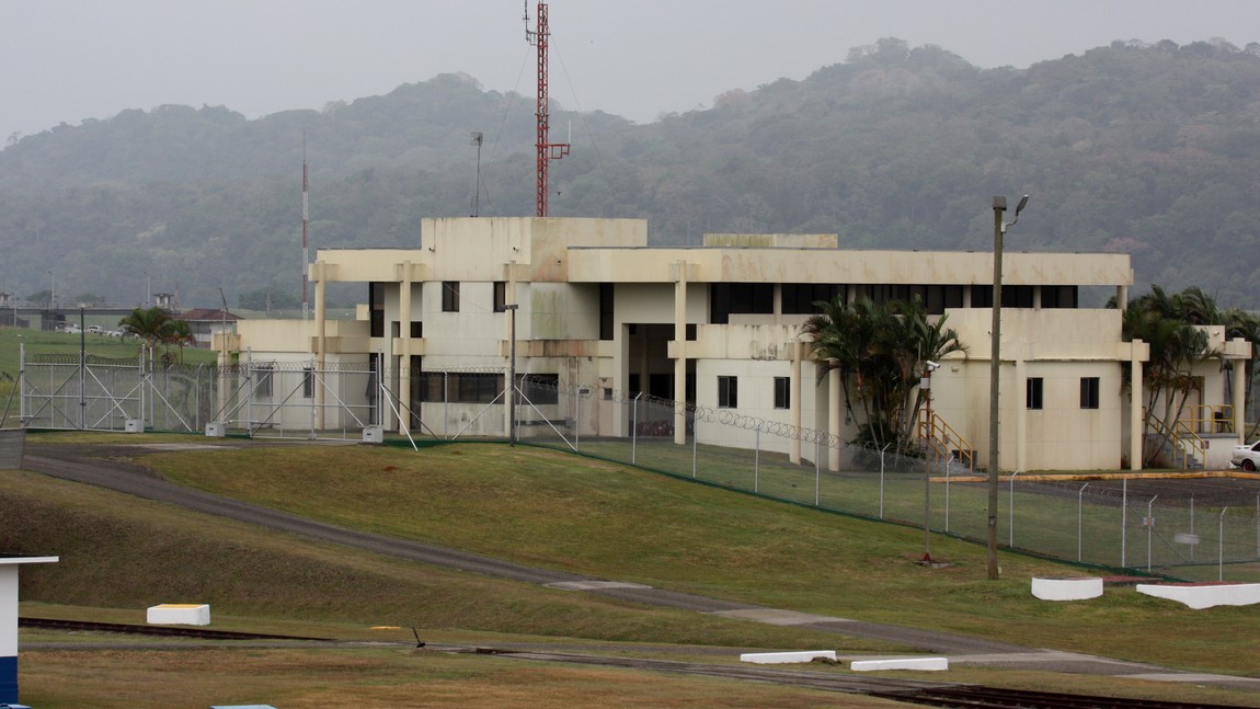 Cuartel De Bomberos De Gat�n Oeste office