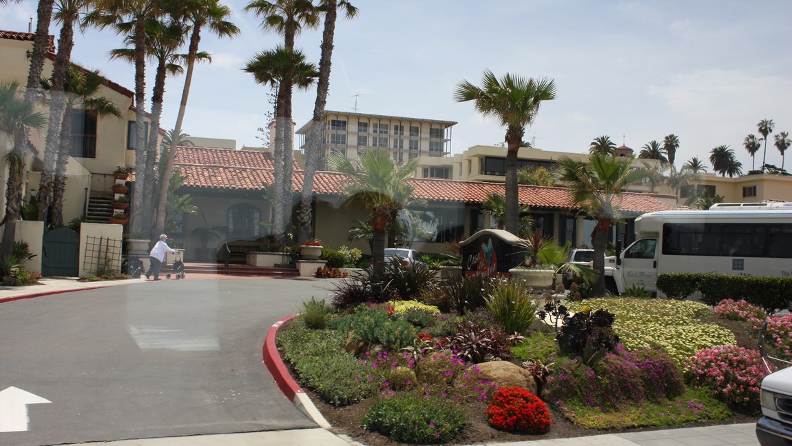 Casa de Maana Retirement Community