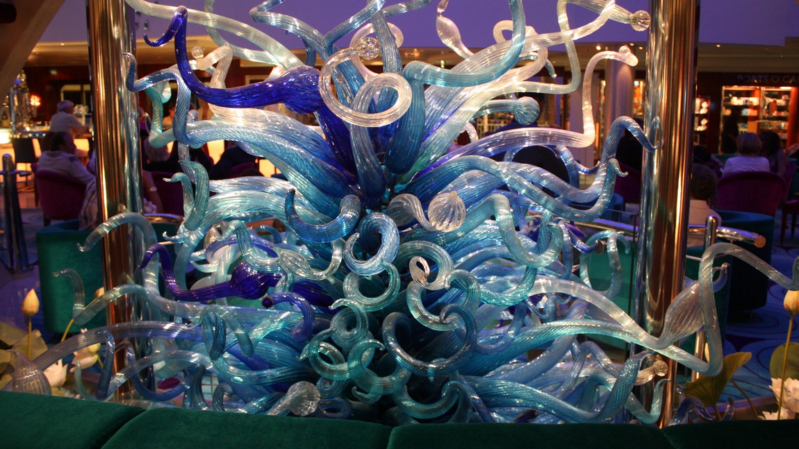 Chihuly glass sculpture