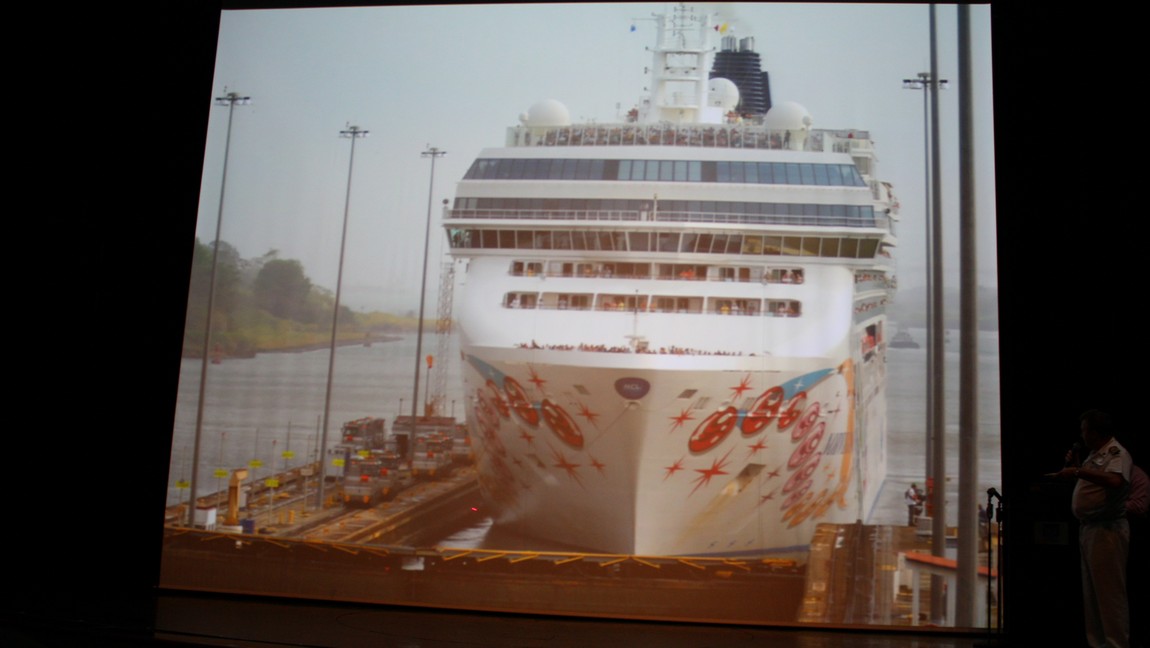 Norwegian Pearl in the Panama Canal