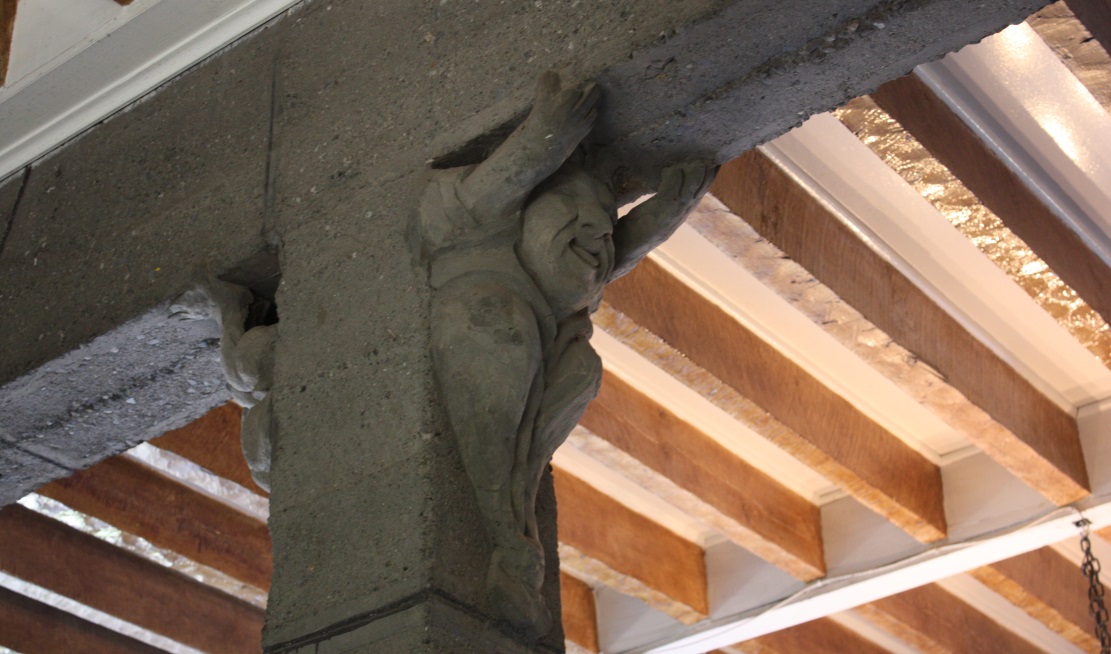 Little folks hold the roof up at the funicular station