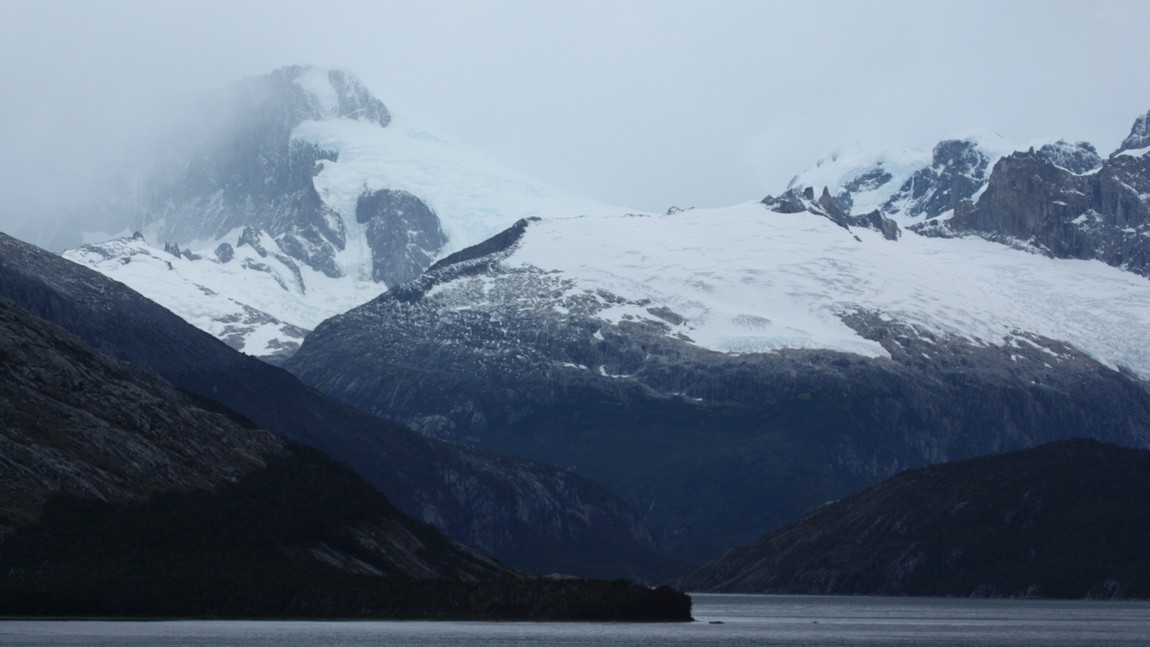 Between Romanche and Alemania Glaciers
