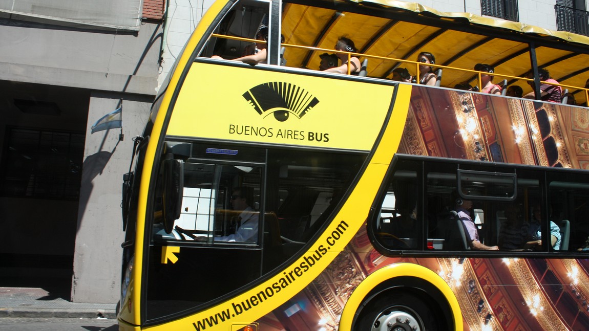 Double decker bus