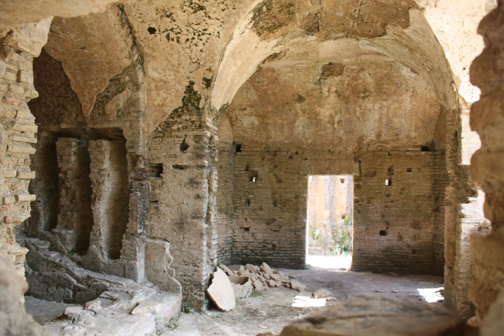 Inside the leonidaion