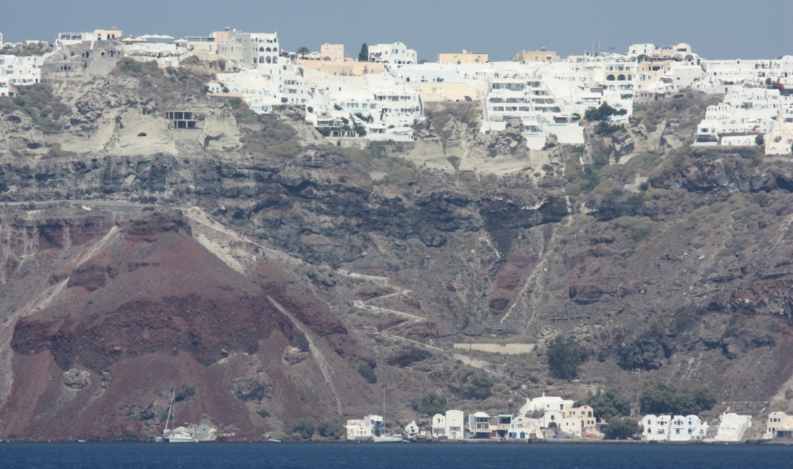 The town of Marmorikatu, near Oia