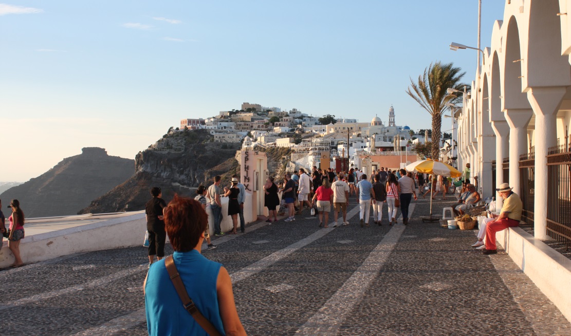 The bus has returned us to Fira