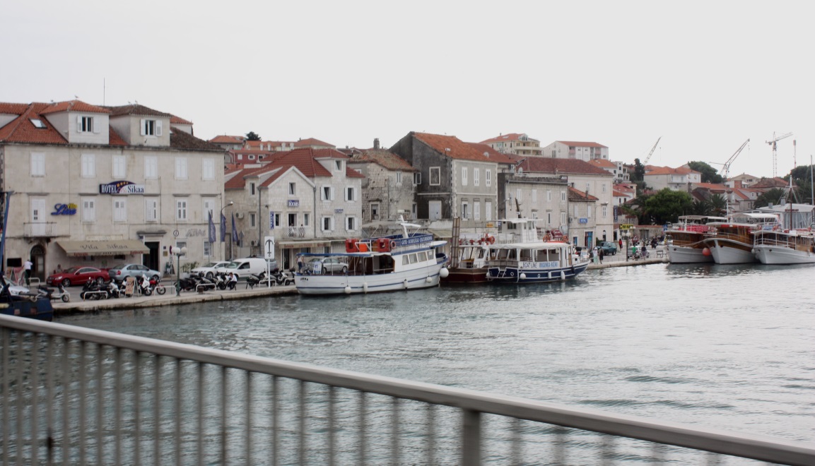 The southern part of Trogir is on Otok Island