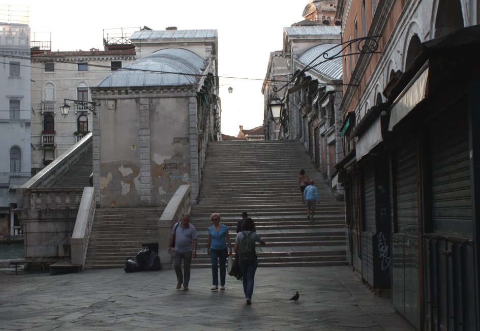 Approaching the Rialto Bridge