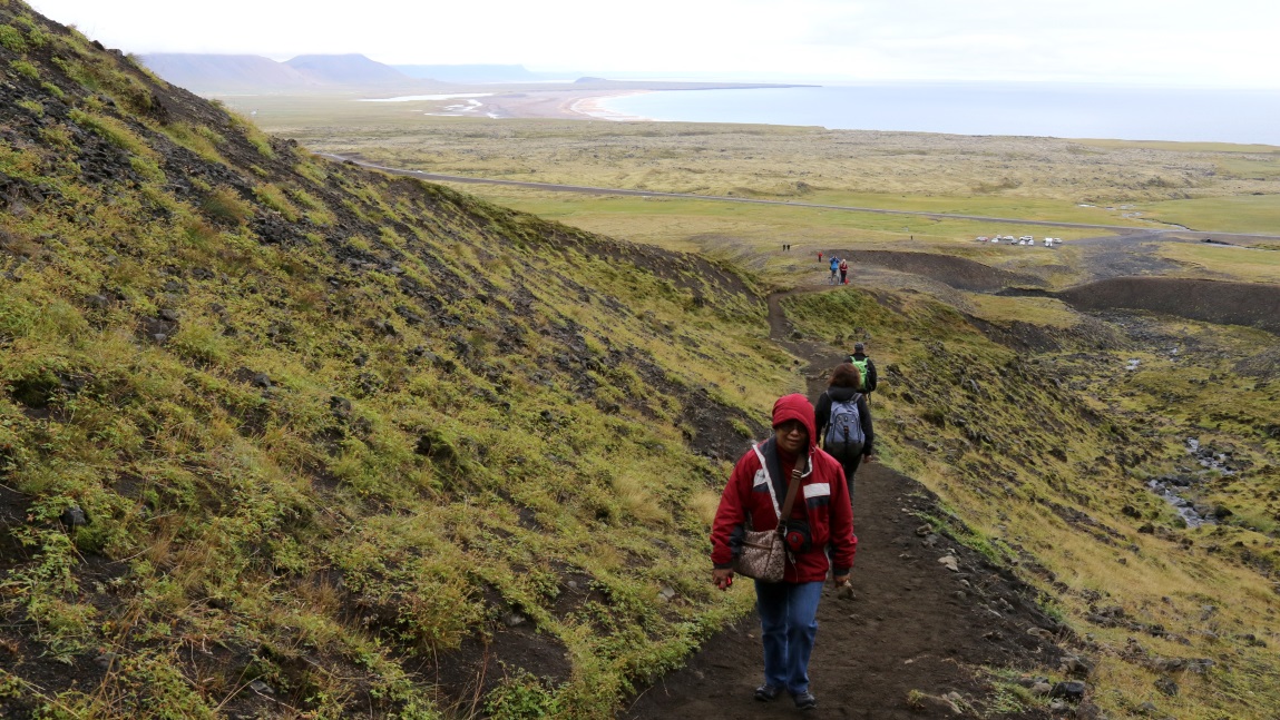 Walking up the trail to the canyon