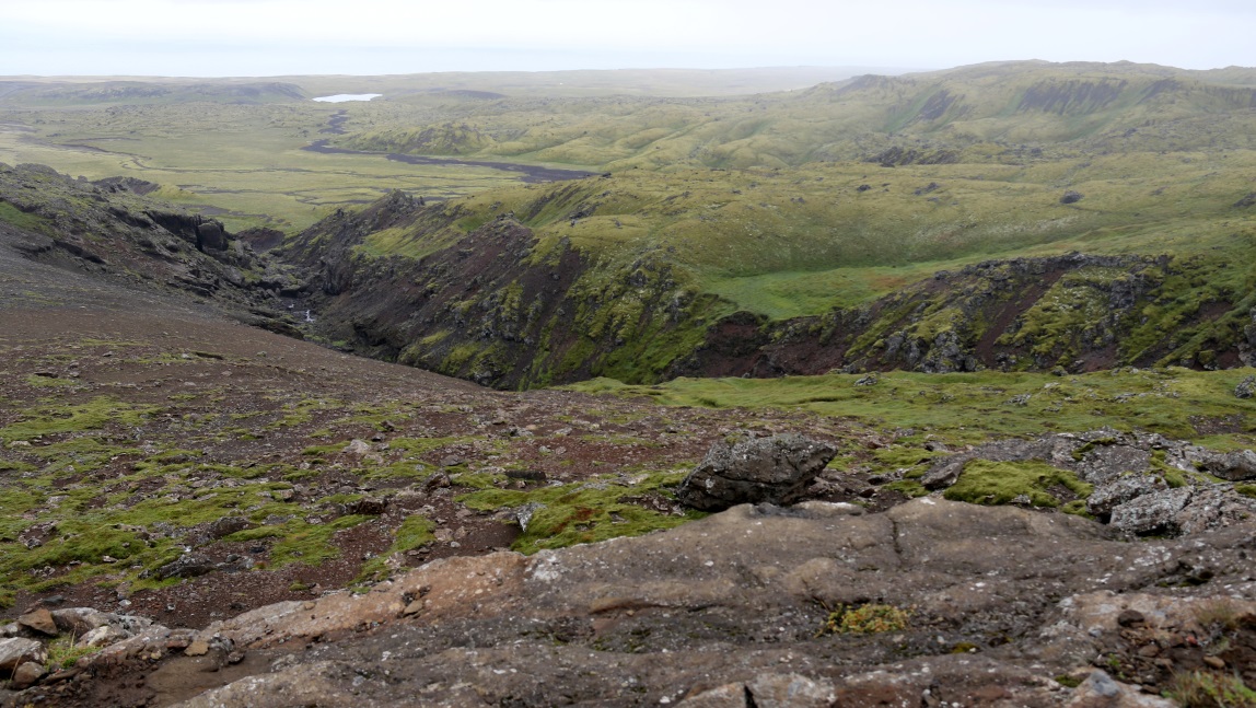 The Raudfeldsgja Creek forms an impressive gorge
