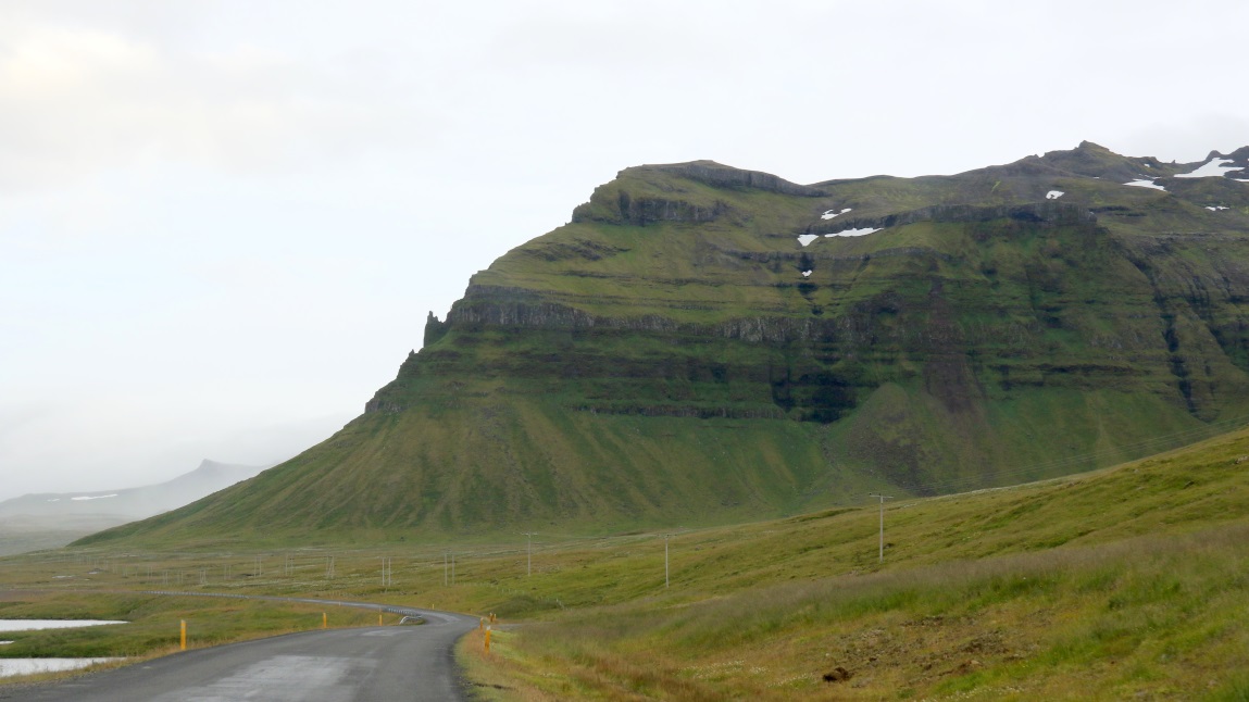 Kv�abryggja Mountain