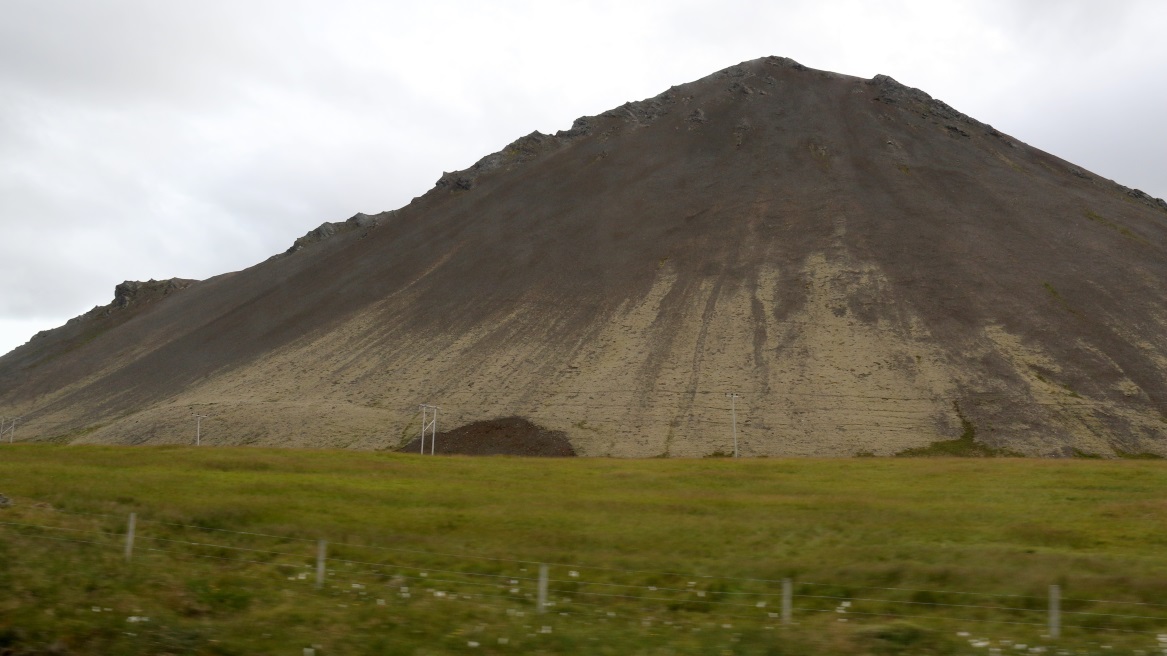 Colorful Kolgrafam�li Mountain on the East side of Kolgrafa Fjord