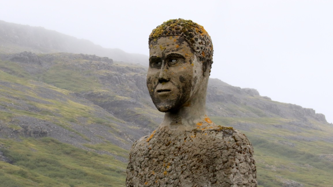 Closer view of the statue