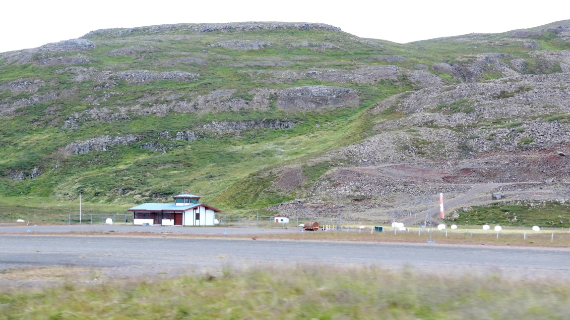 H�lmav�k airport