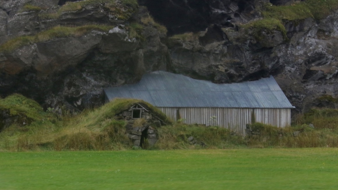 Rutshellir Caves