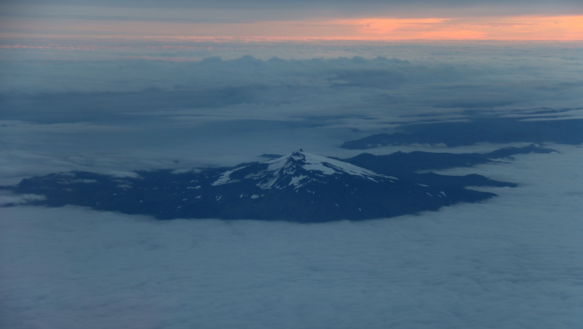 Wider view of the Sn�fells Volcano