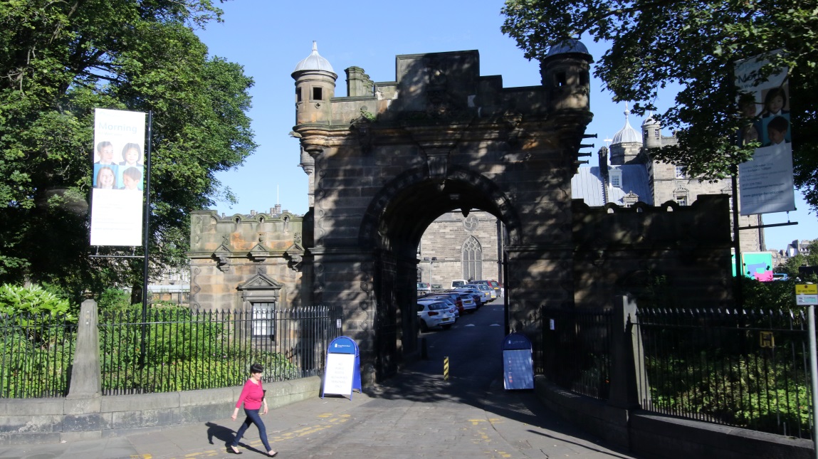 Entrance to Heriots School