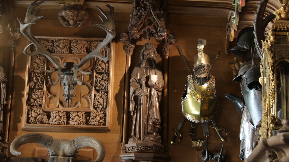 Armor and some fine wood carving