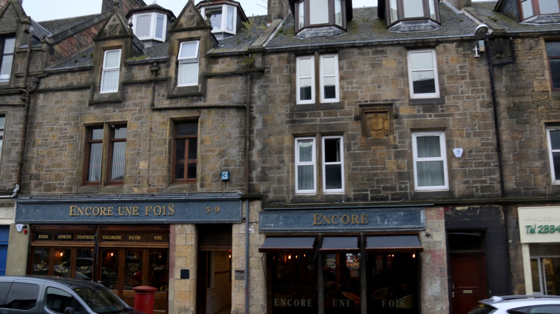 Encore Une Fois restaurant