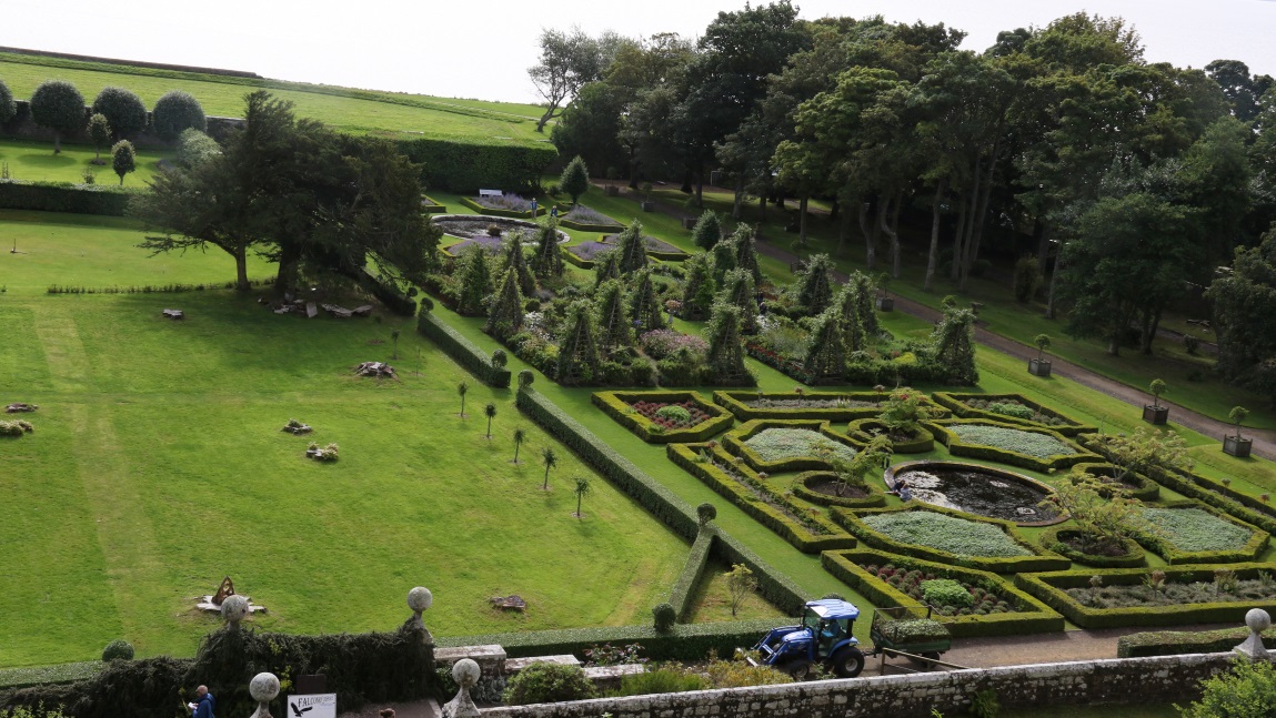 Back yard of Dunrobin Castle