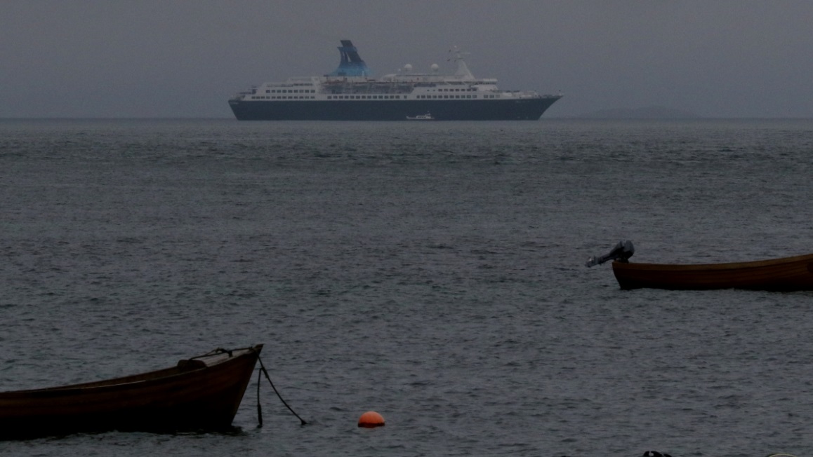 Cruise ship