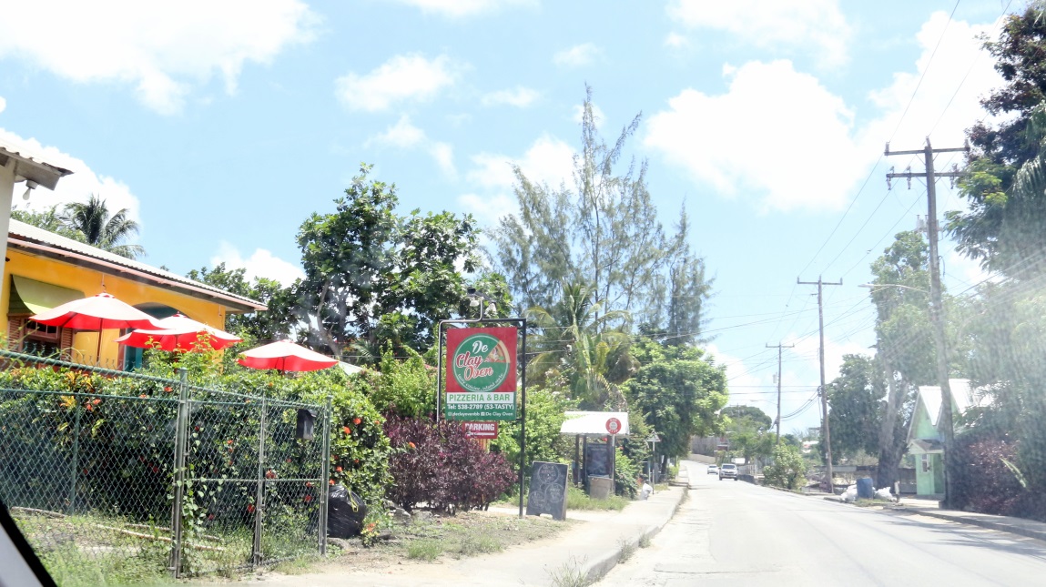 De Clay Oven pizzeria