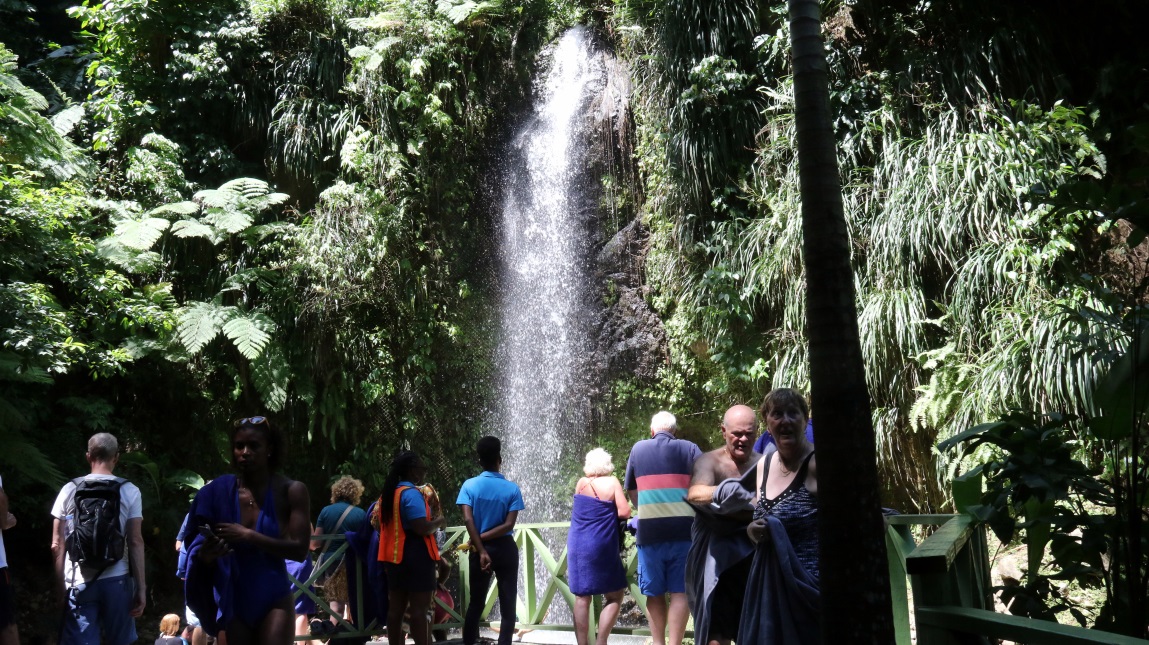 Parting look at the Toraille Waterfall