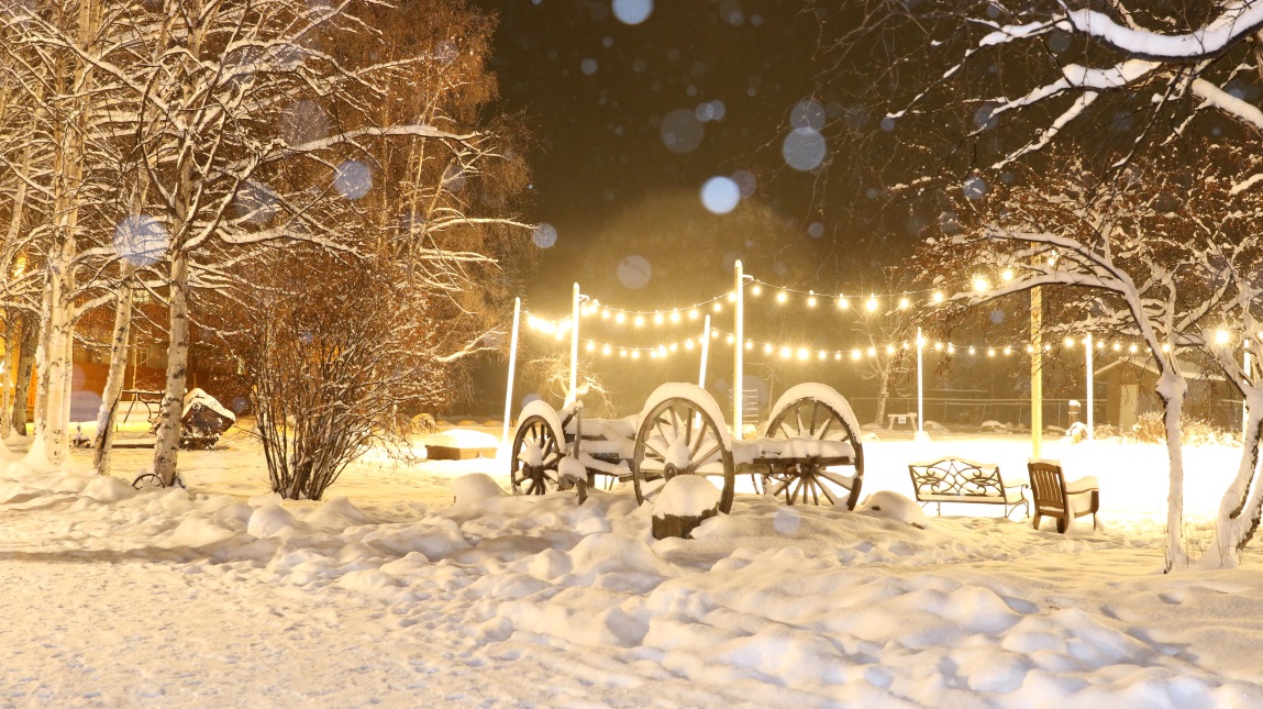 Long exposure pictures combined with a flash