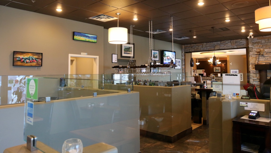 Breakfast room at the Hilltop Inn