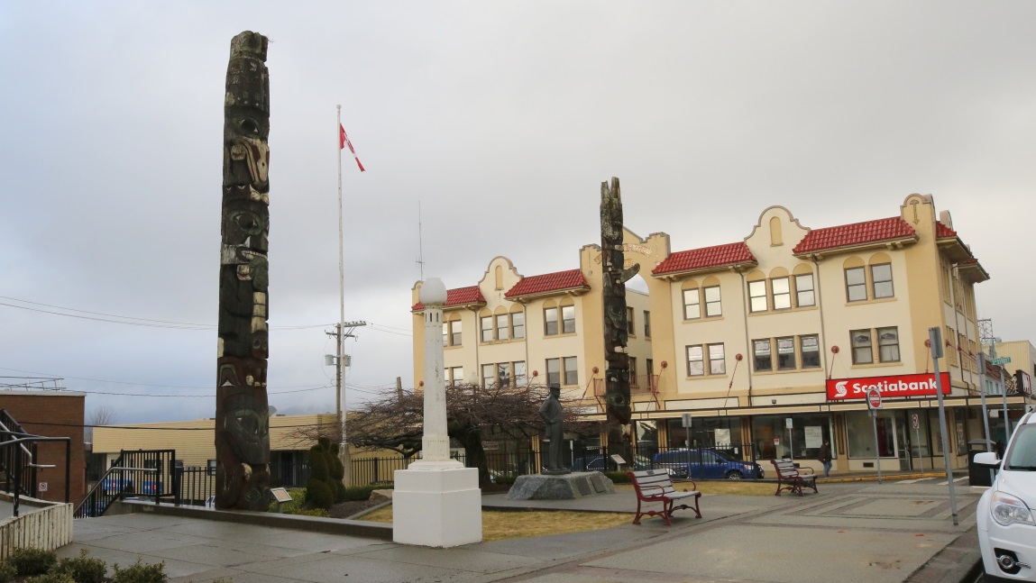 Totem poles on 3rd Avenue
