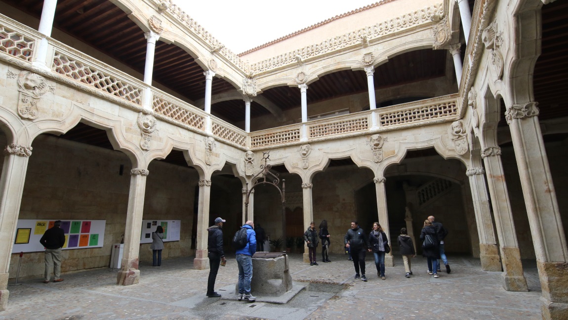 Inside the Biblioteca Pblica