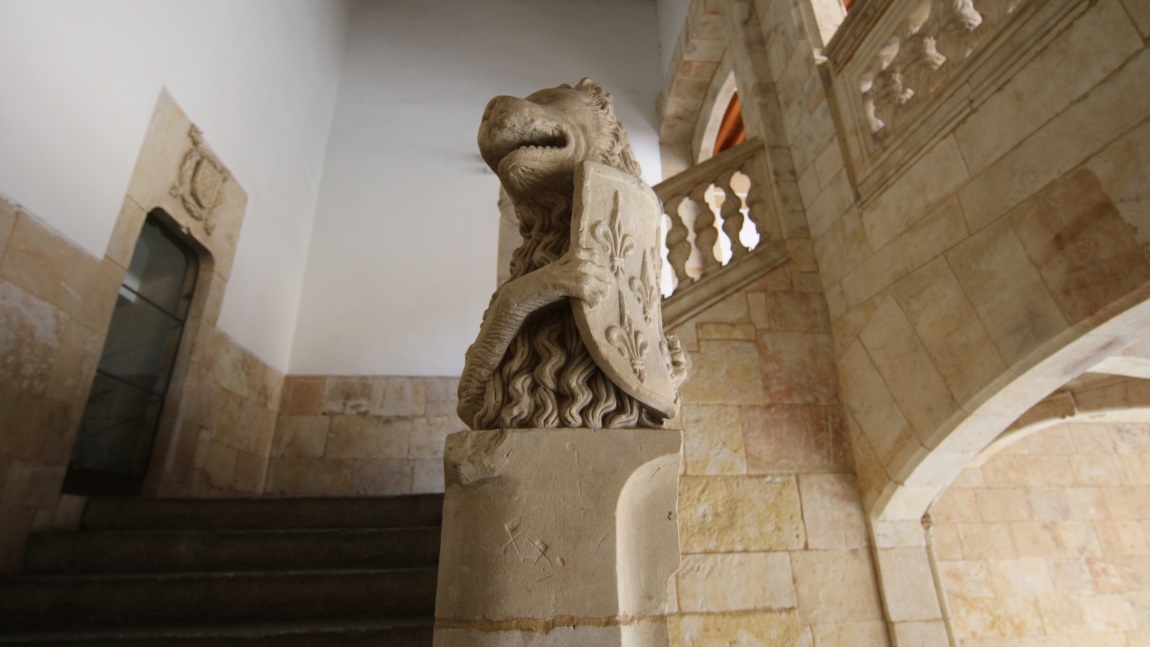 Inside the Biblioteca Pblica