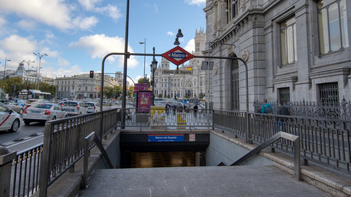 Banco de Espaa Metro station