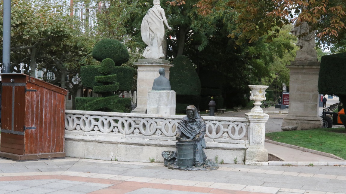 Estatua de la castaera