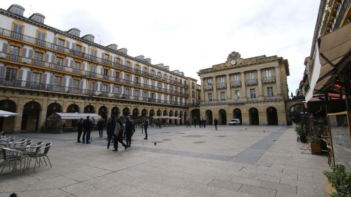 Constitution Plaza
